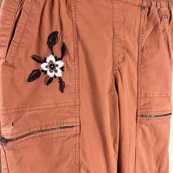 Soft Surroundings Cargo Pant S Everything Under The Sun Embroidered Roll Tab - Picture 7 of 11